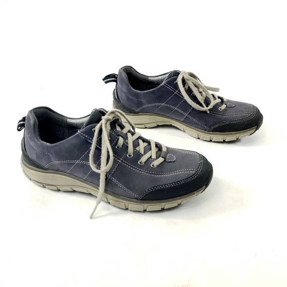 clarks water resistant shoes